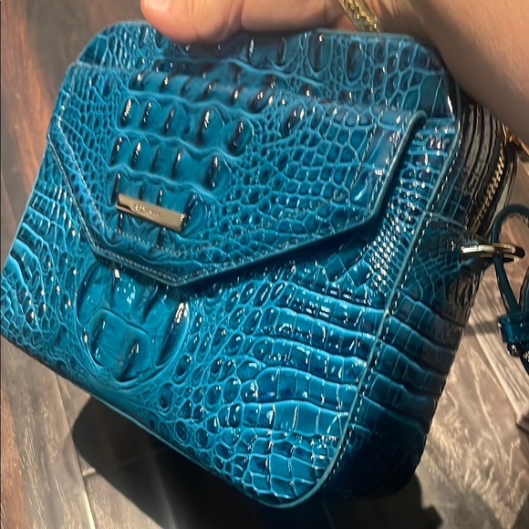 Brahmin NWOT
Shea Leather Crossbody Croc-Embossed Teal Crossbody Bag NoDUSTBAG - Picture 4 of 7